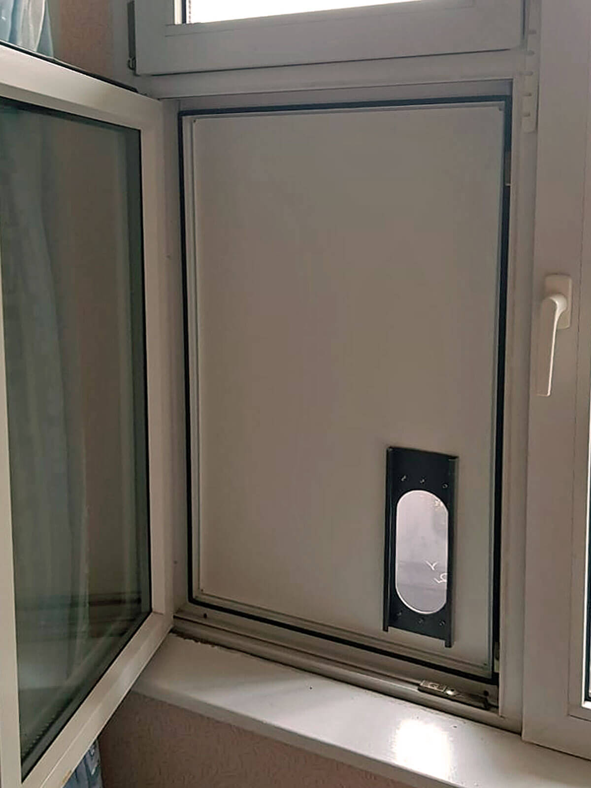 Заглушка на окно с отверстием под вытяжку мобильного кондиционера - ОКНОРЕМ